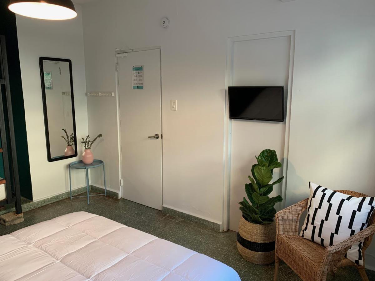 Hostal Santurcia *